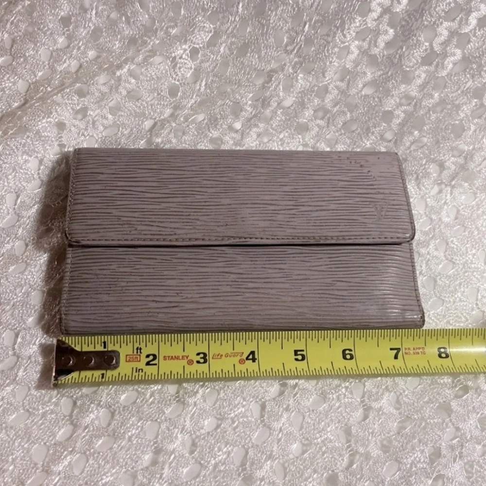 Louis Vuitton Purple Wallet - Picture 14 of 15